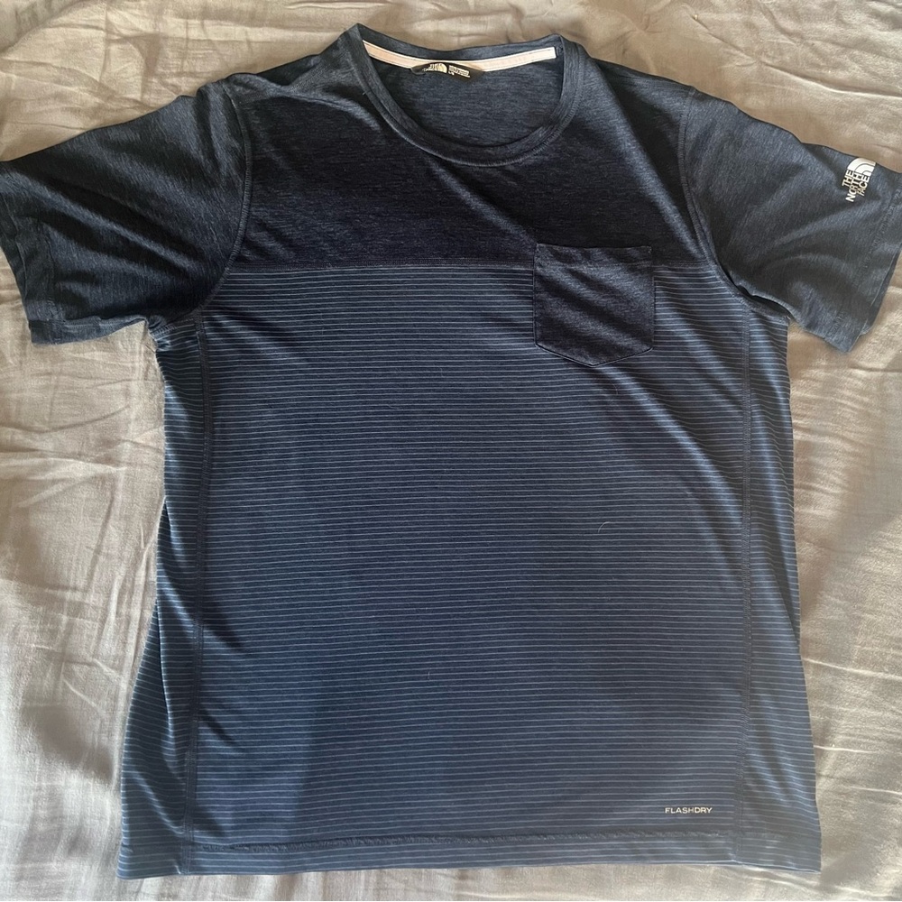 The North Face Men's Flashdry Athletic Shirt-Large blue striped with pocket
